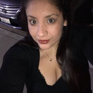 Meet your Posher, Anahi